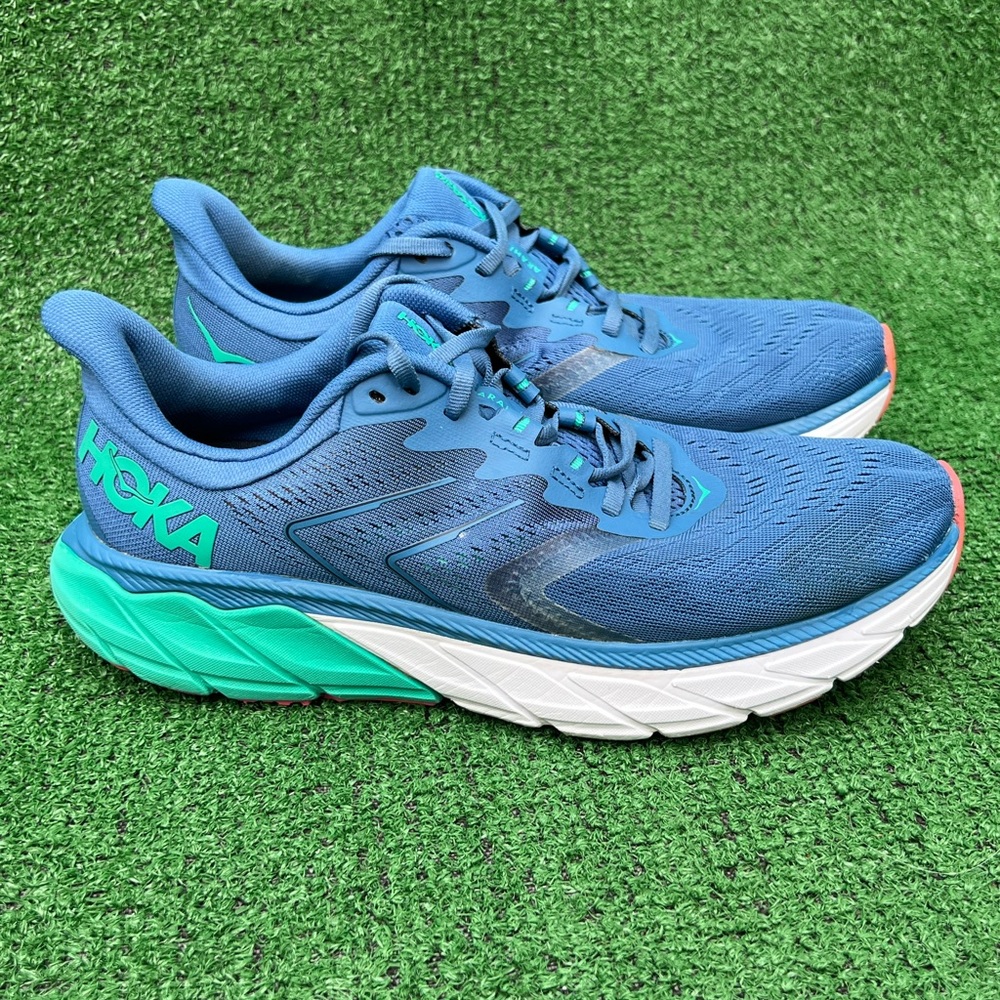 HOKA One One Arahi 5 Vallarta Blue Women’s size 10B used no original box